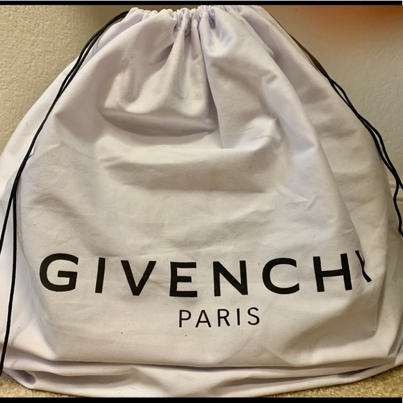 Givenchy Medium Antigona Bag - Picture 6 of 6